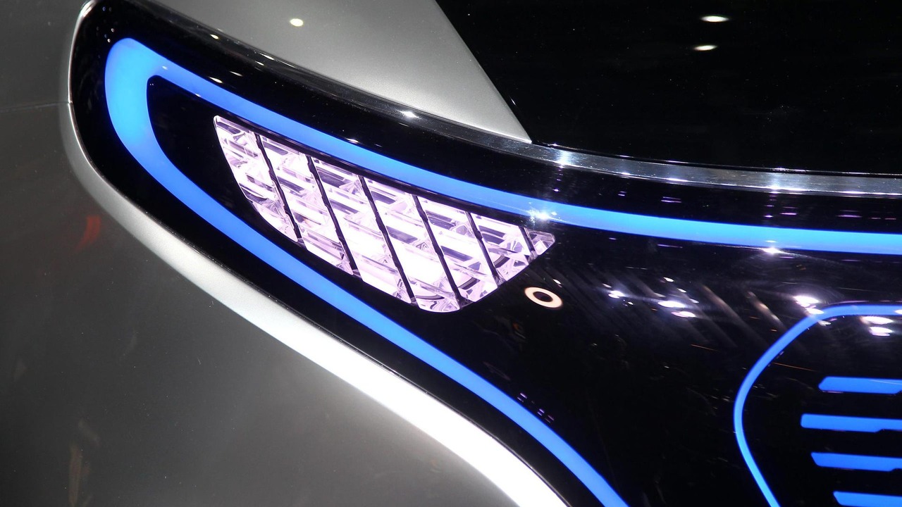 Mercedes lanzará le primer crossover EQ eléctrico en 2019, y no será el único