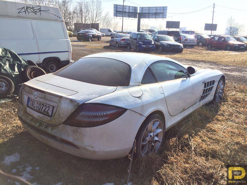 No apto para sensibles: Un Mercedes SLR McLaren lleva 6 años parado por orden judicial