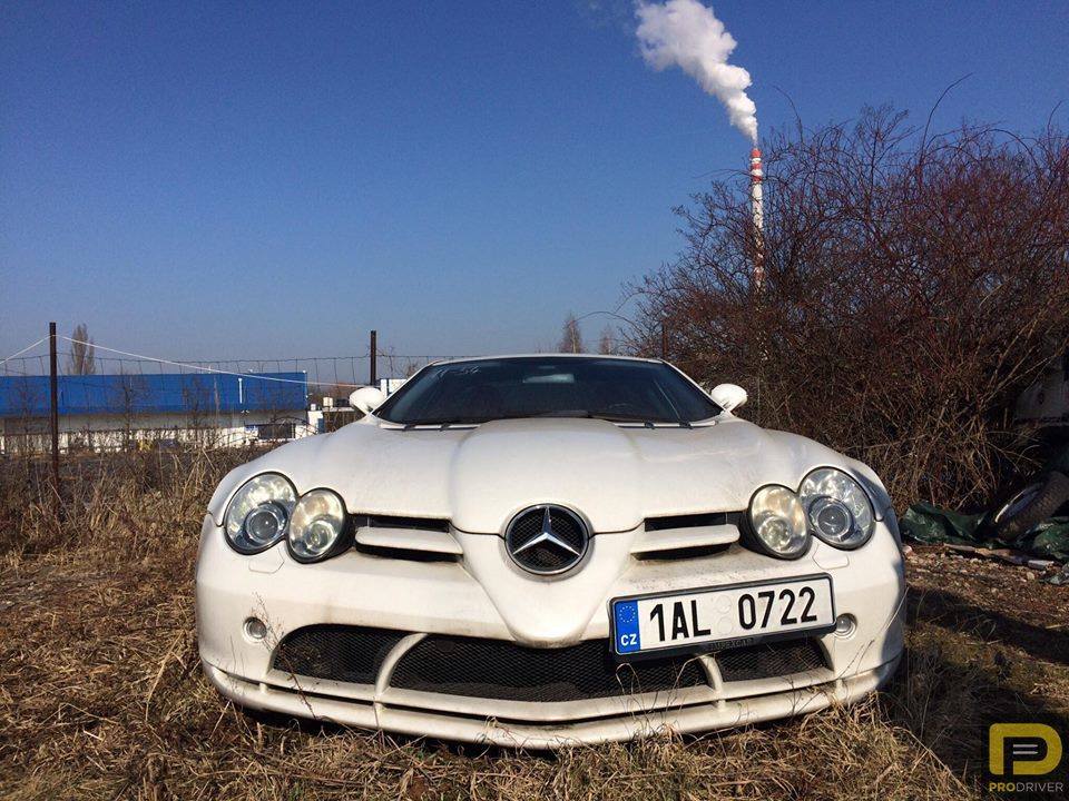 No apto para sensibles: Un Mercedes SLR McLaren lleva 6 años parado por orden judicial