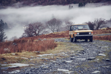 Range Rover Reborn: ¿Estás dispuesto a pagar casi 160.000 euros por un Range Rover de los 70 restaurado?