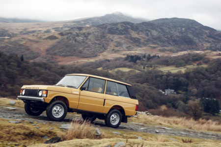 Range Rover Reborn: ¿Estás dispuesto a pagar casi 160.000 euros por un Range Rover de los 70 restaurado?