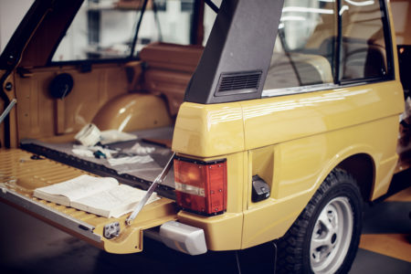 Range Rover Reborn: ¿Estás dispuesto a pagar casi 160.000 euros por un Range Rover de los 70 restaurado?