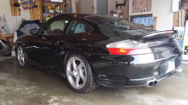 ¿Te comprarías un Porsche 911 (996) Turbo por menos de 17.000 euros con 950.000 kilómetros?