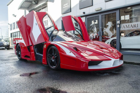 ¿Tienes suelto? Por poco más de 11 millones de euros puedes hacerte con el ¿único? Ferrari FXX Evoluzione matriculado en el mundo