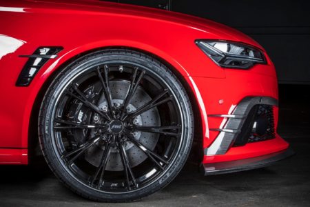 ABT RS6+: Ahora de color rojo y con 700 CV... ¡corre, que se acaban!