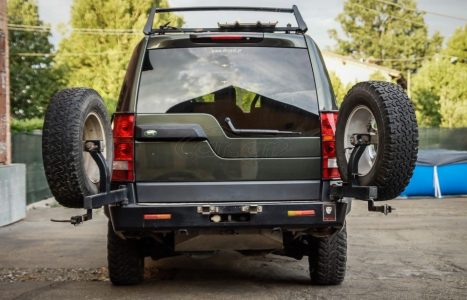 Este Land Rover ha dado la vuelta al mundo... y ahora puede ser tuyo por 24.000 euros