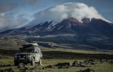 Este Land Rover ha dado la vuelta al mundo... y ahora puede ser tuyo por 24.000 euros