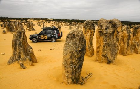 Este Land Rover ha dado la vuelta al mundo... y ahora puede ser tuyo por 24.000 euros