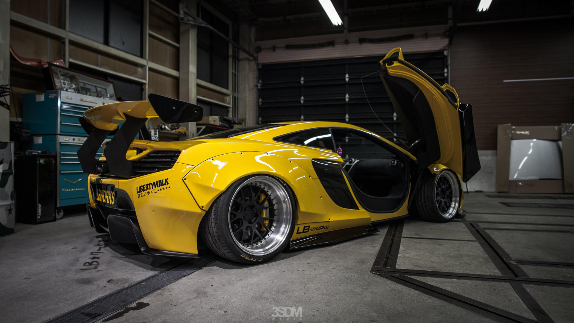 Liberty Walk pone en forma al McLaren 650S: Para aquellos a los que no les gusta ir de serie...