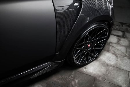 ¿Pagarías 58.500 euros por un Abarth 595 con más de 400 CV y bodykit en fibra de carbono?