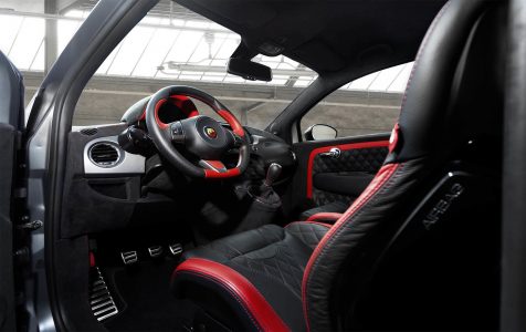 ¿Pagarías 58.500 euros por un Abarth 595 con más de 400 CV y bodykit en fibra de carbono?