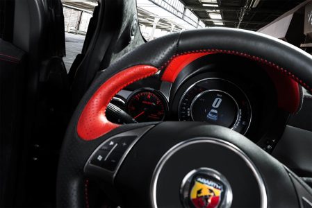 ¿Pagarías 58.500 euros por un Abarth 595 con más de 400 CV y bodykit en fibra de carbono?