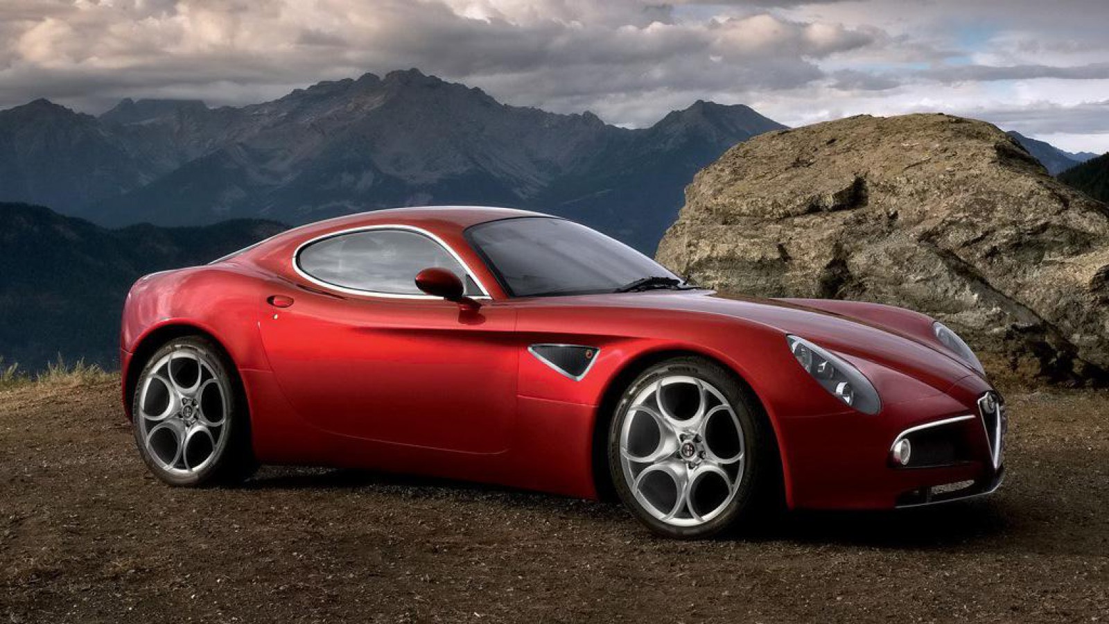 Alfa Romeo lanzará un deportivo de motor central trasero
