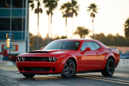 Dodge Challenger SRT Demon: 852 CV y un 0-96 km/h en 2,3 segundos, hacer Drag es posible con un coche de serie