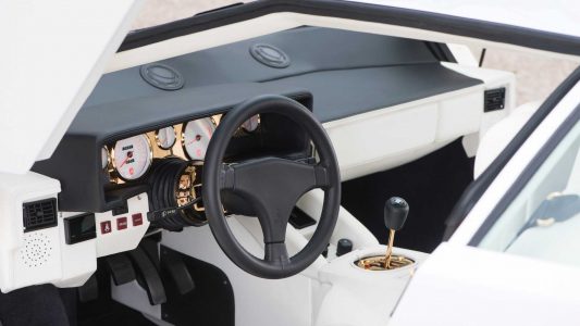 Este Lamborghini Countach tiene acabados en oro, salió así de fábrica y ahora llega a subasta