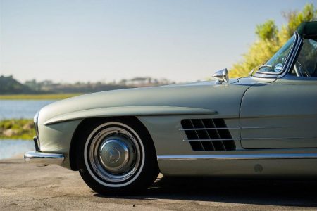 A subasta un Mercedes 300 SL Roadster de 1960 que podría superar el millón de euros