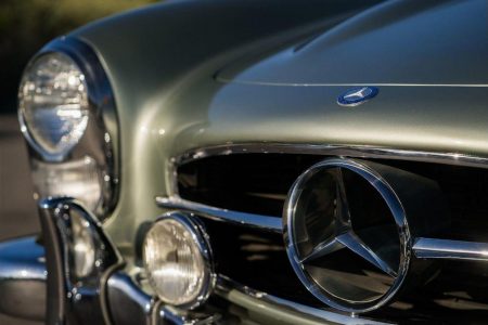 A subasta un Mercedes 300 SL Roadster de 1960 que podría superar el millón de euros