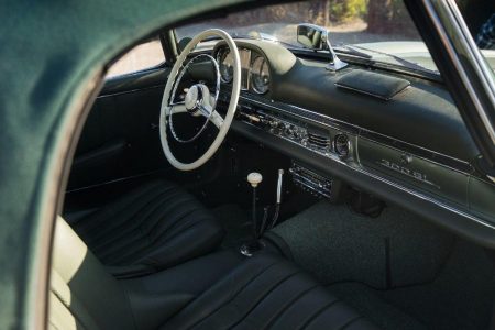A subasta un Mercedes 300 SL Roadster de 1960 que podría superar el millón de euros