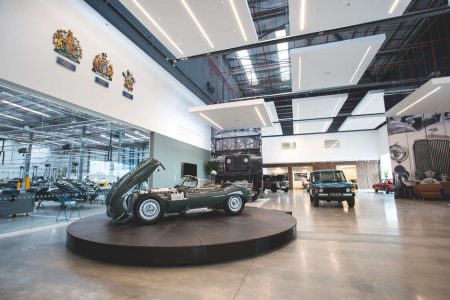 ¡Espectacular! Así es el nuevo talleres de clásicos de Jaguar Land Rover bautizado como Classic Works