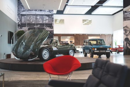 ¡Espectacular! Así es el nuevo talleres de clásicos de Jaguar Land Rover bautizado como Classic Works