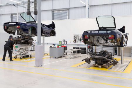 ¡Espectacular! Así es el nuevo talleres de clásicos de Jaguar Land Rover bautizado como Classic Works