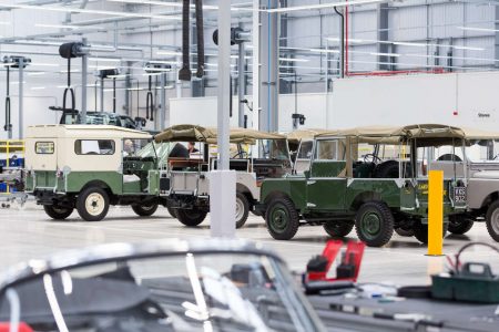 ¡Espectacular! Así es el nuevo talleres de clásicos de Jaguar Land Rover bautizado como Classic Works