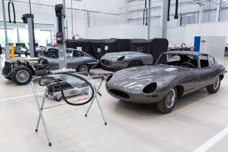 ¡Espectacular! Así es el nuevo talleres de clásicos de Jaguar Land Rover bautizado como Classic Works