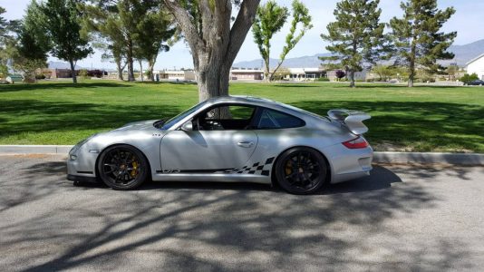 ¿Estarías dispuesto a comprar un Porsche 911 GT3 con un motor... V8 de 6.2 litros de Corvette? ¿herejía o genialidad?