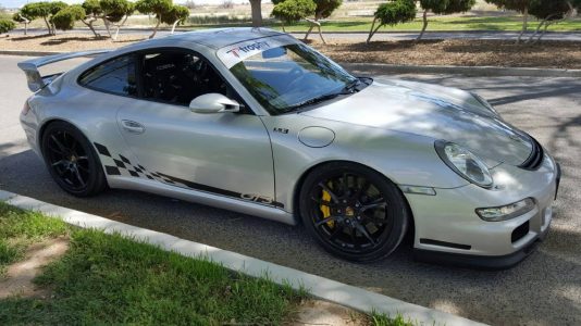 ¿Estarías dispuesto a comprar un Porsche 911 GT3 con un motor... V8 de 6.2 litros de Corvette? ¿herejía o genialidad?