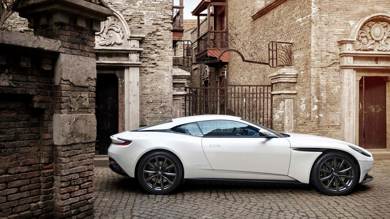 Oficial: Aston Martin DB11 V8, deportivo inglés con corazón alemán