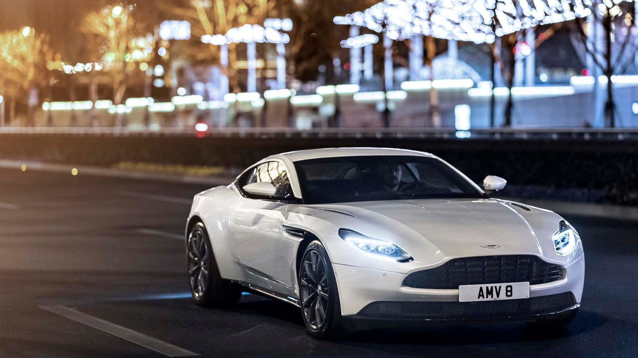 Oficial: Aston Martin DB11 V8, deportivo inglés con corazón alemán