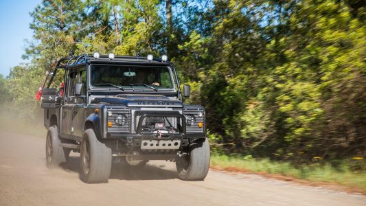 ¿Un Land Rover Defender con un motor V8 LS3 y que vale más de 250.000 euros? Así es Project Viper