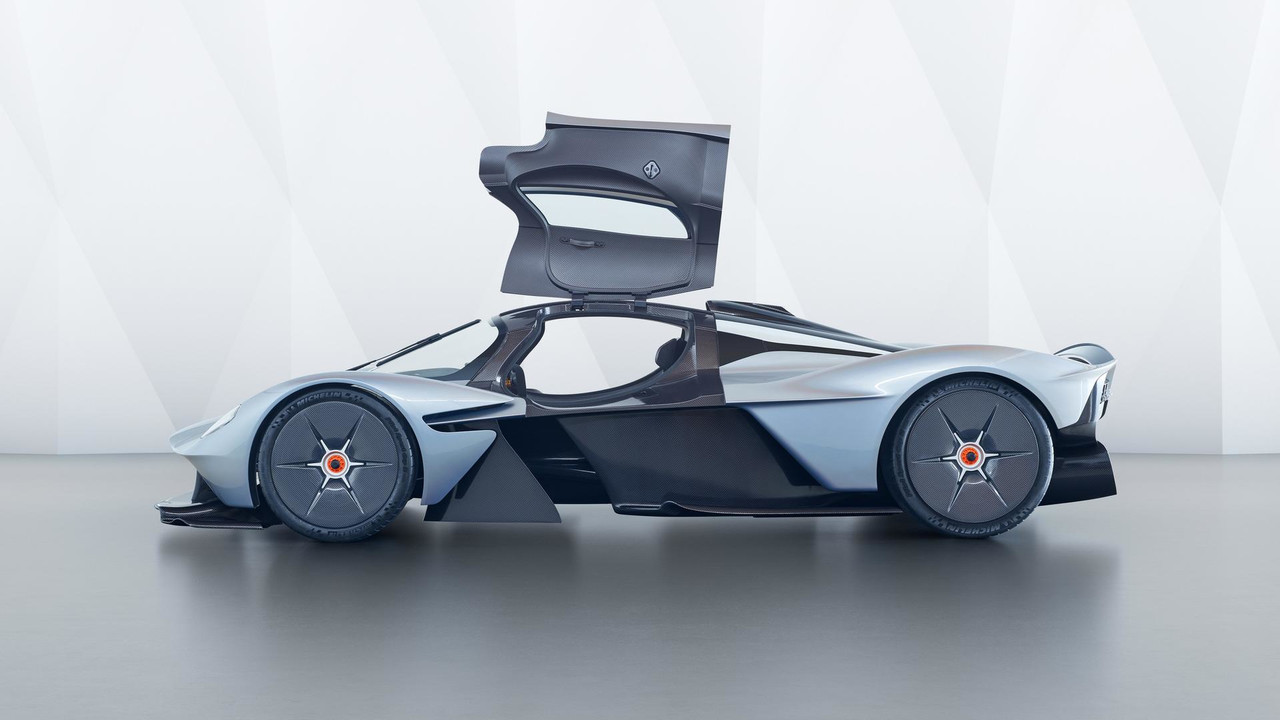 Así es el Aston Martin Valkyrie, al desnudo tal y como llegará a las calles