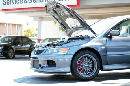 ¿Cuánto estarías dispuesto a pagar por un Mitsubishi Lancer Evo IX MR nuevo? Aquí tienes uno a la venta...