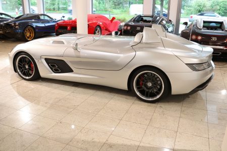 Hacerte con una de las 75 unidades del  Mercedes-Benz SLR Stirling Moss es posible, pero... ¿a qué precio?