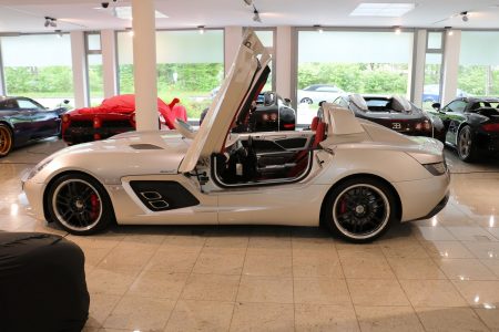 Hacerte con una de las 75 unidades del  Mercedes-Benz SLR Stirling Moss es posible, pero... ¿a qué precio?