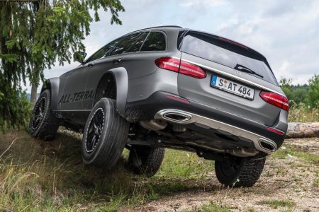 Mercedes Clase E All-Terrain 4x4²?: Por si se te quedaba corto fuera del asfalto