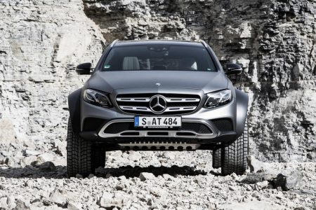 Mercedes Clase E All-Terrain 4x4²?: Por si se te quedaba corto fuera del asfalto