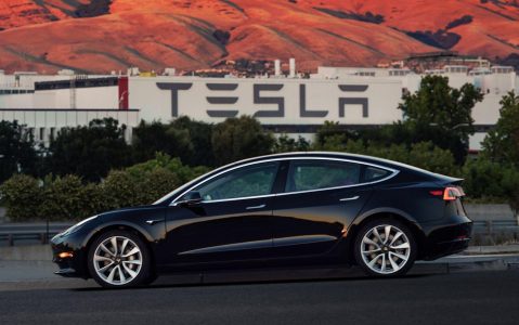 Todos los detalles del Tesla Model 3: Hasta 500 kilómetros de autonomía y lista de precios