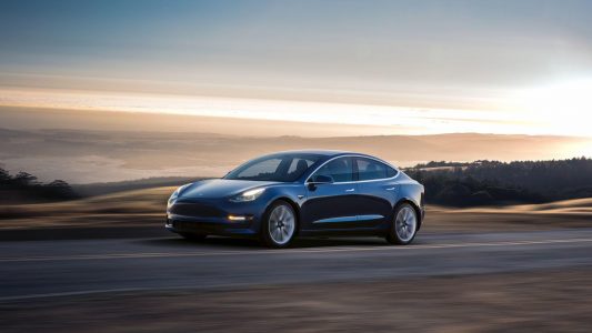 Todos los detalles del Tesla Model 3: Hasta 500 kilómetros de autonomía y lista de precios