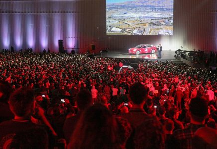 Todos los detalles del Tesla Model 3: Hasta 500 kilómetros de autonomía y lista de precios