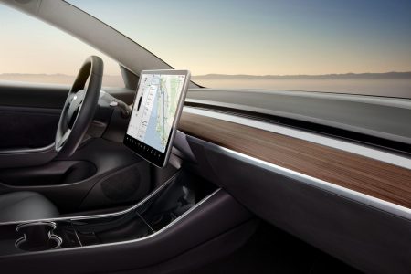 Todos los detalles del Tesla Model 3: Hasta 500 kilómetros de autonomía y lista de precios