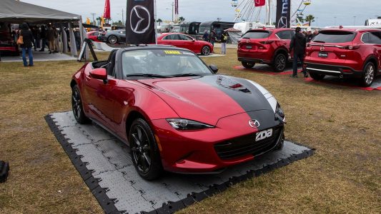 ¡Viva la bipolaridad! Este Mazda MX-5 es mitad coche de calle, mitad MX-5 Cup