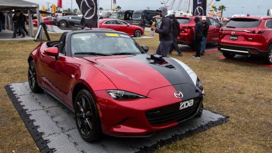 ¡Viva la bipolaridad! Este Mazda MX-5 es mitad coche de calle, mitad MX-5 Cup