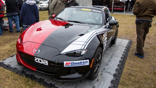 ¡Viva la bipolaridad! Este Mazda MX-5 es mitad coche de calle, mitad MX-5 Cup