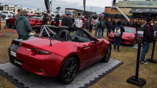 ¡Viva la bipolaridad! Este Mazda MX-5 es mitad coche de calle, mitad MX-5 Cup