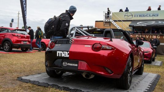 ¡Viva la bipolaridad! Este Mazda MX-5 es mitad coche de calle, mitad MX-5 Cup