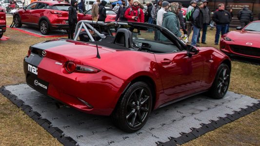 ¡Viva la bipolaridad! Este Mazda MX-5 es mitad coche de calle, mitad MX-5 Cup