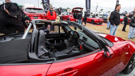 ¡Viva la bipolaridad! Este Mazda MX-5 es mitad coche de calle, mitad MX-5 Cup