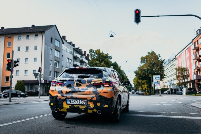 El nuevo BMW X2 se deja ver en su hábitat natural, la ciudad